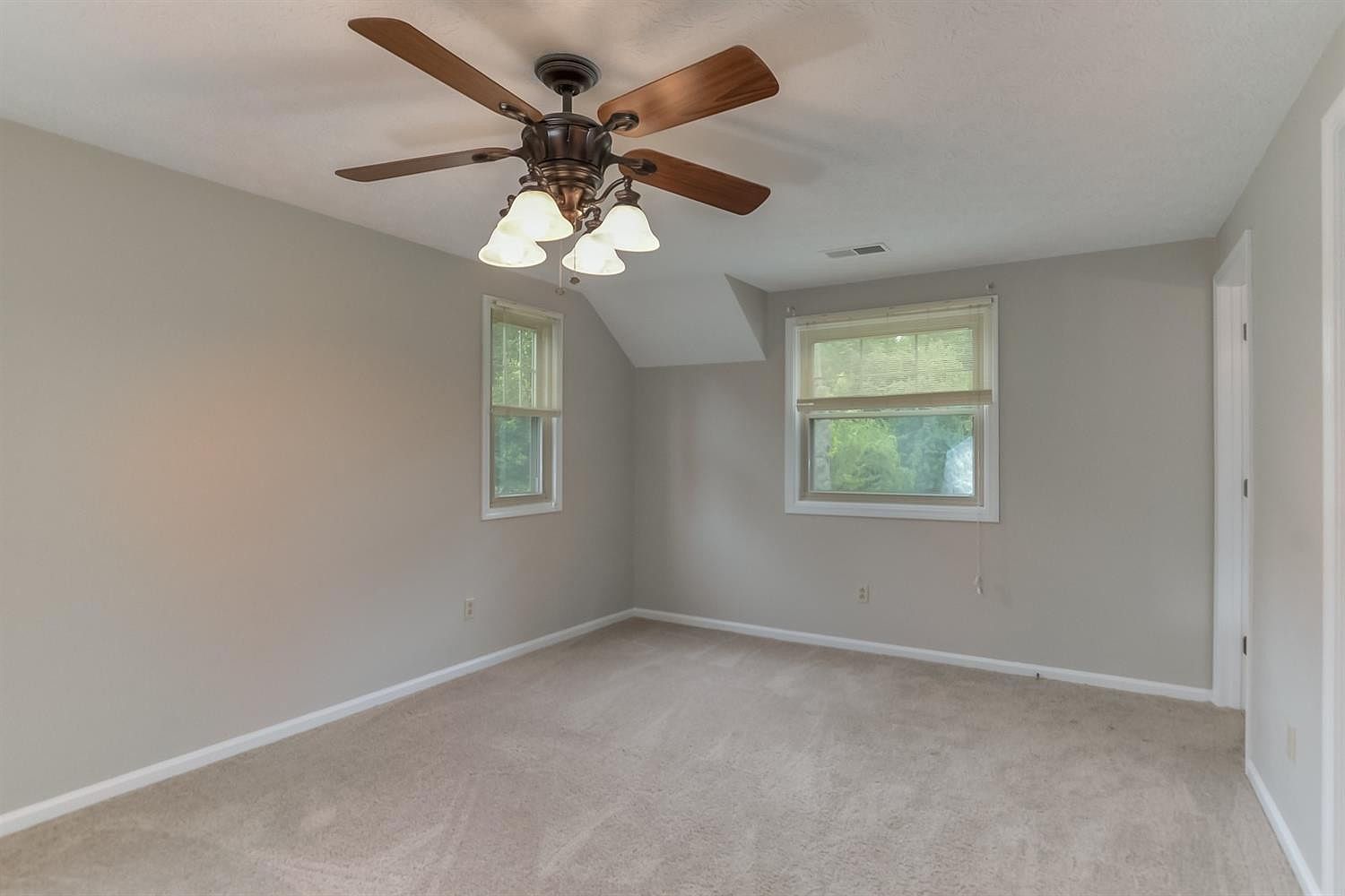 Freshly painted bedroom with white baseboards – Idylwild Drive, Richmond, KY