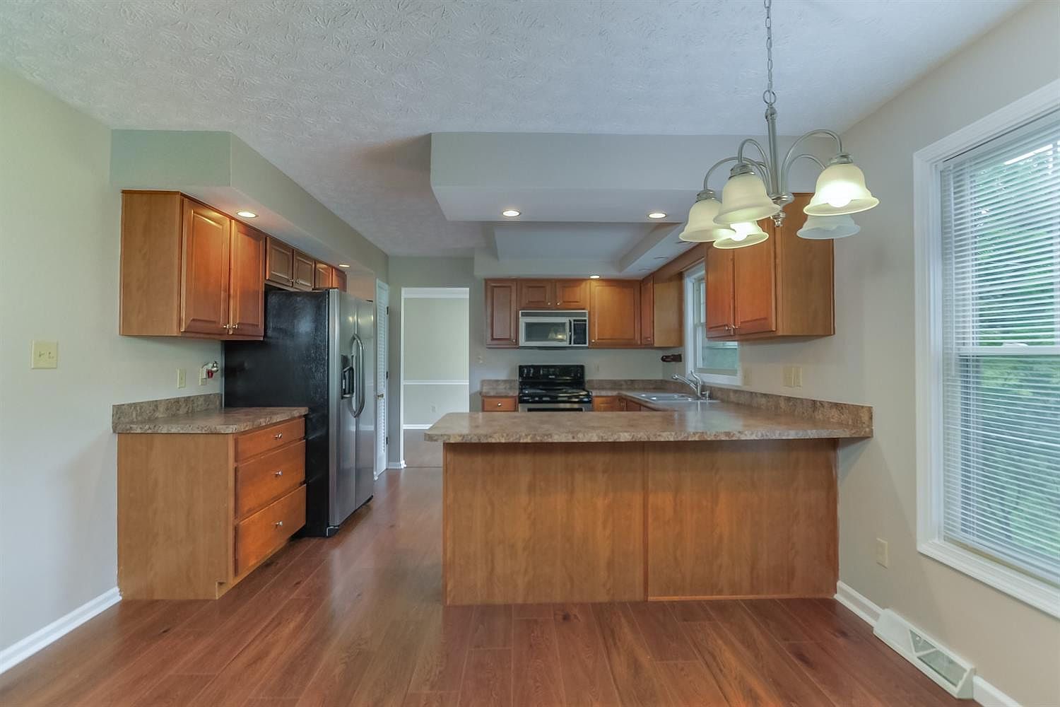 Freshly painted kitchen walls and ceiling – Idylwild Drive, Richmond, KY